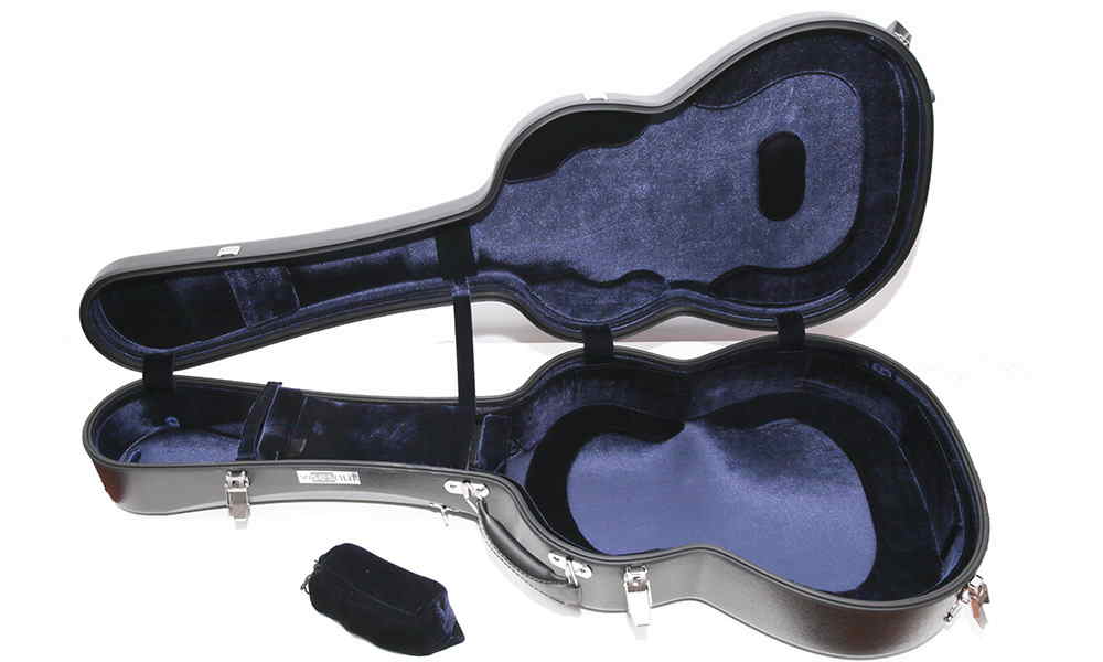 Geöffneter Visesnut Active Series Koffer für klassische Gitarre