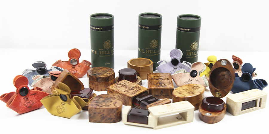 Handgefertigte Geschenkverpackung von Bogaro & Clemente und W.E. Hill & Sons Premium Kolophonium