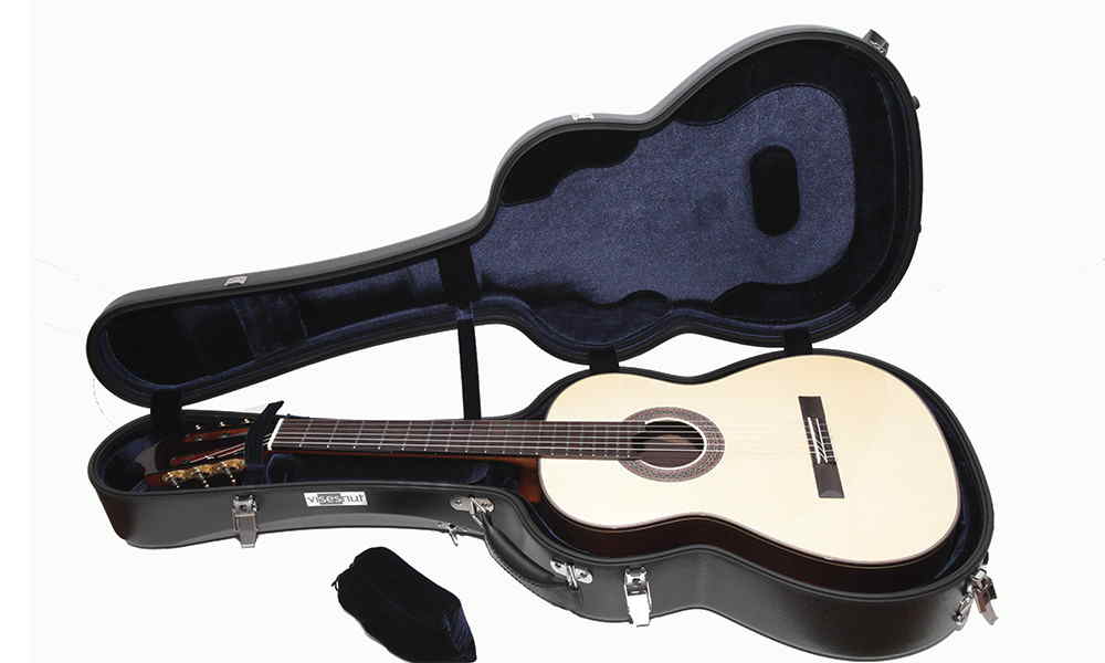 Kleinere klassische Gitarre im Visesnut Active